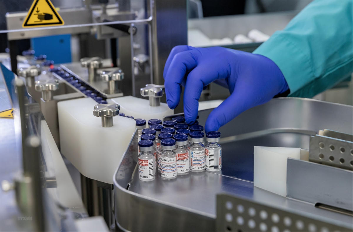 Dây chuyền sản xuất vaccine Sputnik V ngừa Covid-19 tại nhà máy dược phẩm ở Karaganda, Kazakhstan. Nguồn: Sputnik.  