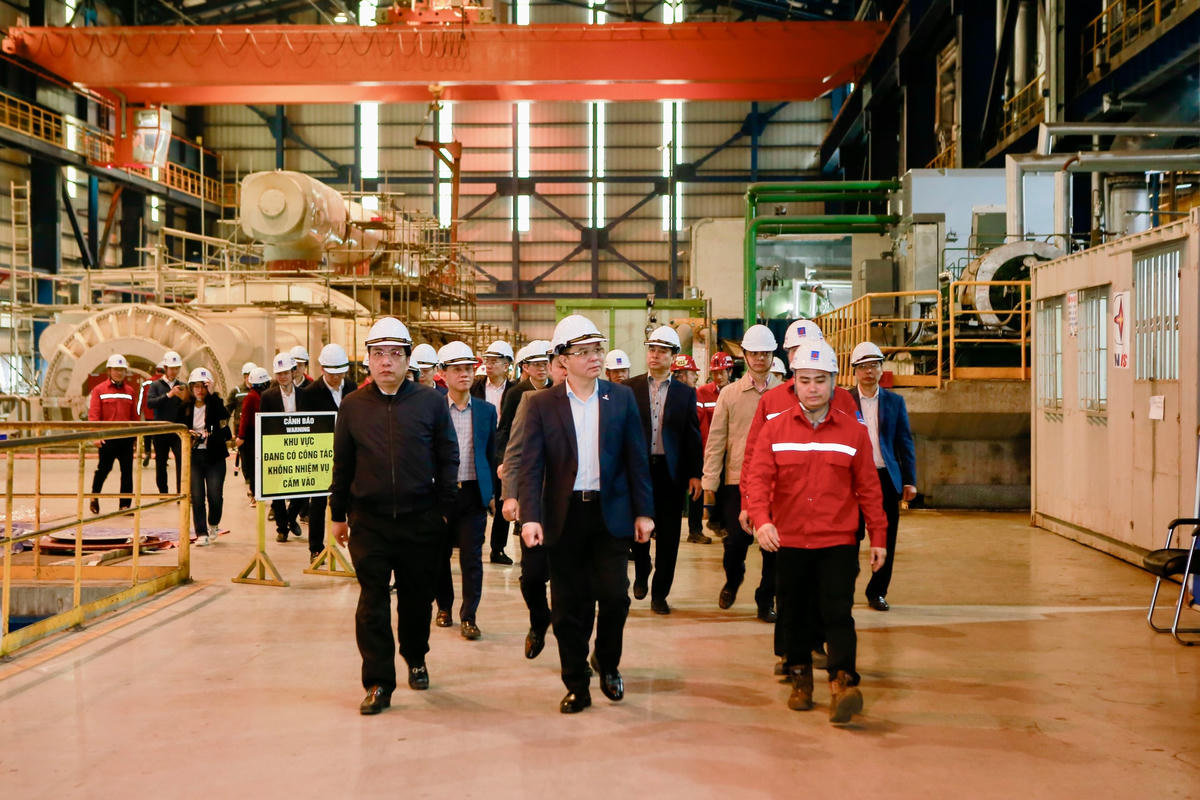 Tổng Giám đốc Petrovietnam Lê Mạnh Hùng kiểm tra hoạt động sản xuất kinh doanh.