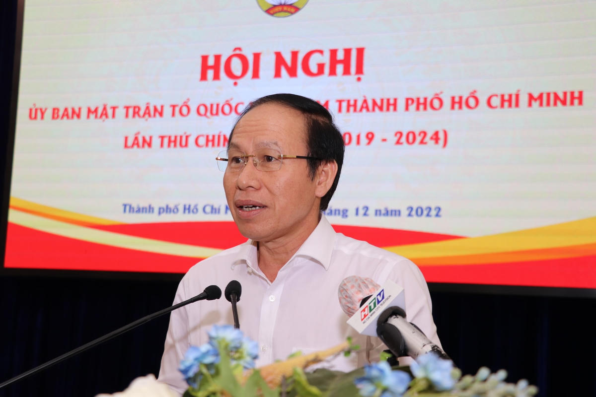 Phó Chủ tịch - Tổng Thư ký Lê Tiến Châu phát biểu tại hội nghị.