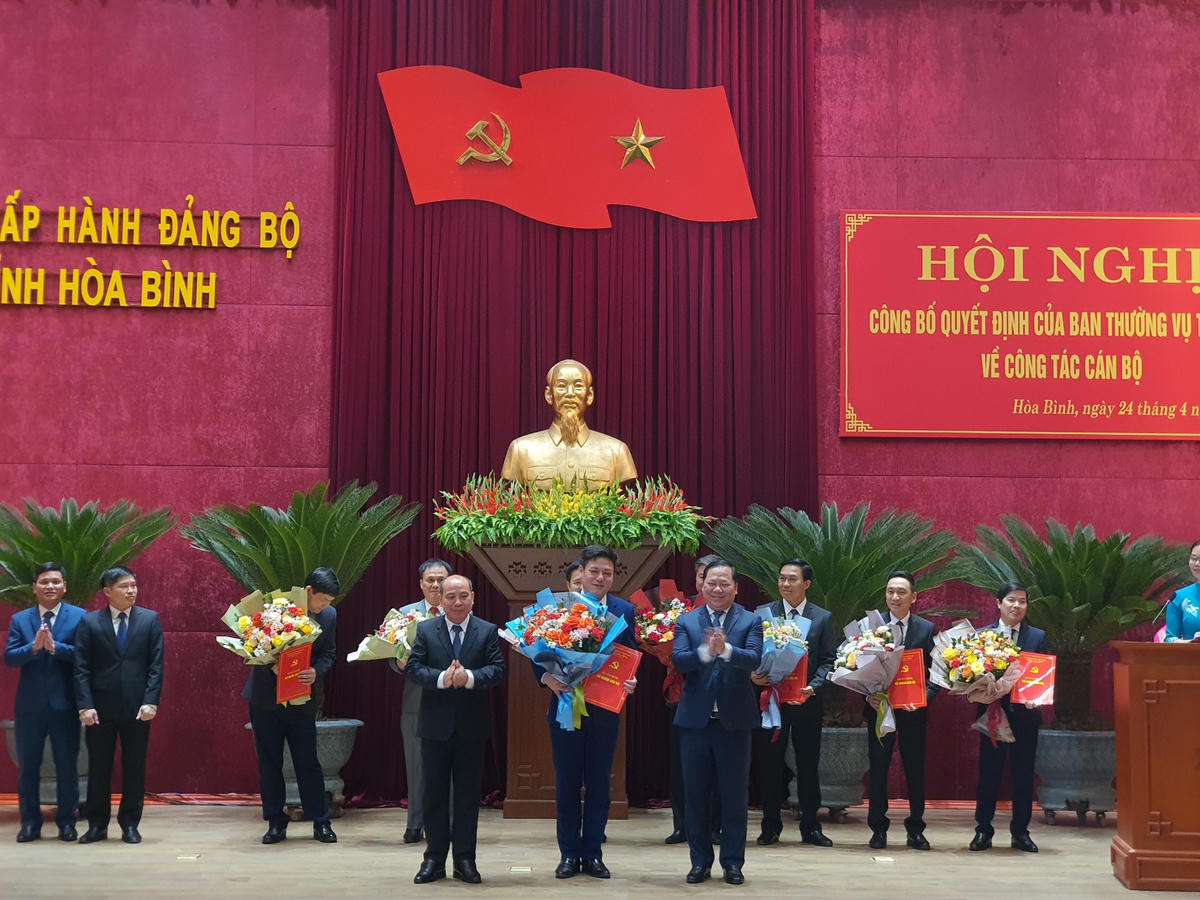 Ông Hoàng Xuân Giao, Bí thư Tỉnh đoàn Hòa Bình giữ chức Bí thư Huyện ủy Yên Thủy.