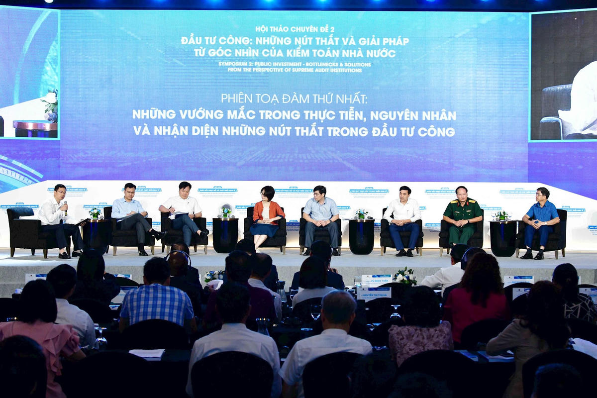 Quang cảnh Toạ đàm Phiên thứ nhất của Hội thảo. Ảnh: Nguyễn Lộc