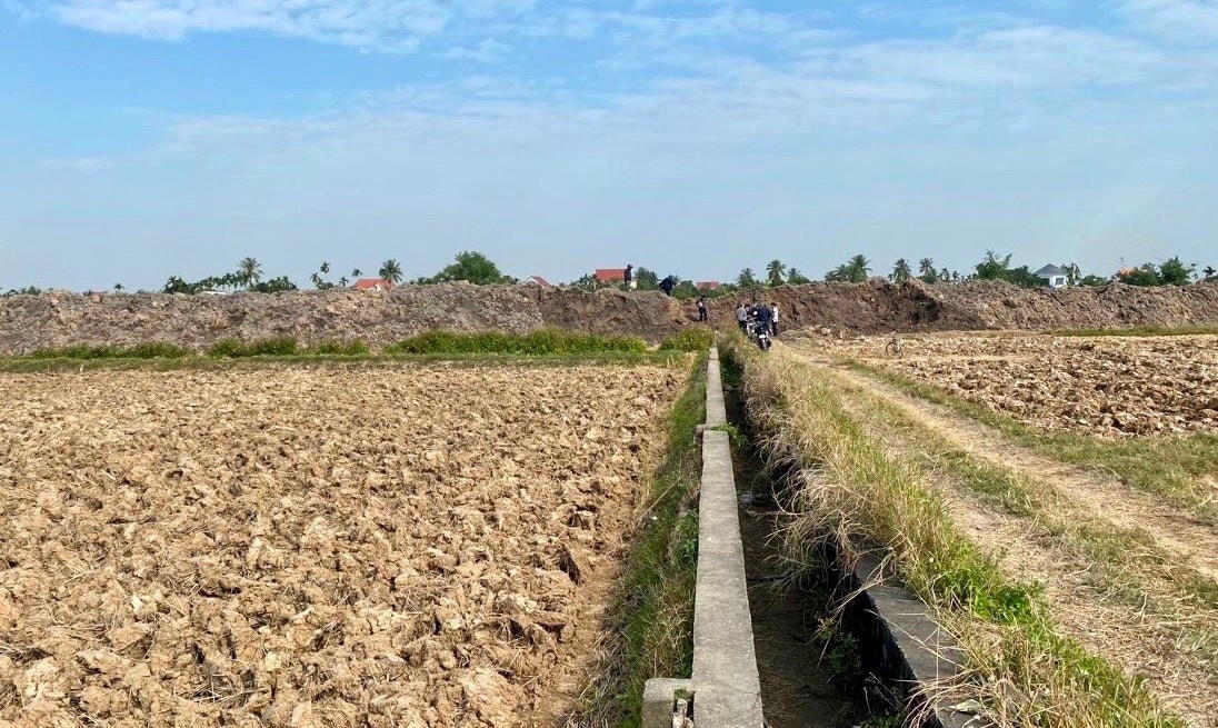 Một phần diện tích đất tại huyện Tứ Kỳ được chuyển đổi mục đích sử dụng để xây dựng đường trục Đông - Tây.