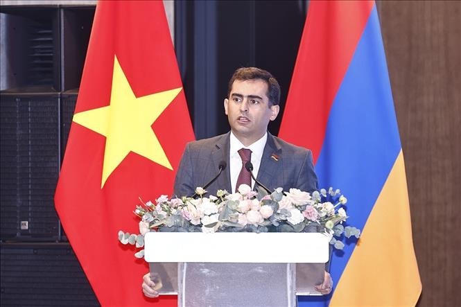 Chủ tịch Quốc hội Trần Thanh Mẫn dự Tọa đàm doanh nghiệp Việt Nam - Armenia- Ảnh 3. Chủ tịch Quốc hội Trần Thanh Mẫn dự Tọa đàm doanh nghiệp Việt Nam - Armenia- Ảnh 3.