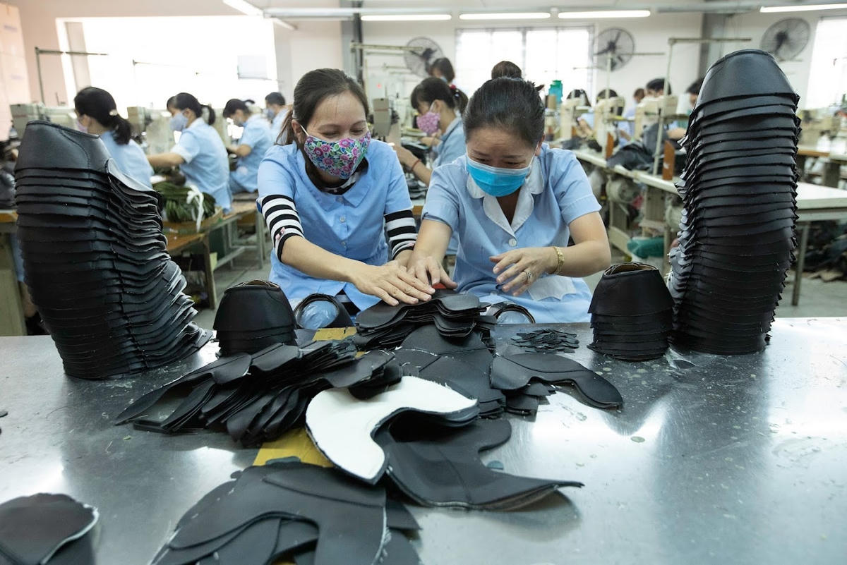 Tiếp tục cải thiện môi trường kinh doanh để tạo đà cho doanh nghiệp sản xuất phục hồi, phát triển. Ảnh: Quang Vinh.