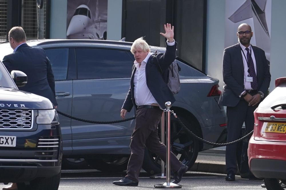 Cựu Thủ tướng Anh Boris Johnson tuyên bố từ bỏ cuộc đua lãnh đạo tại Đảng bảo thủ cũng như vị trí Thủ tướng Anh. Ảnh: AP.