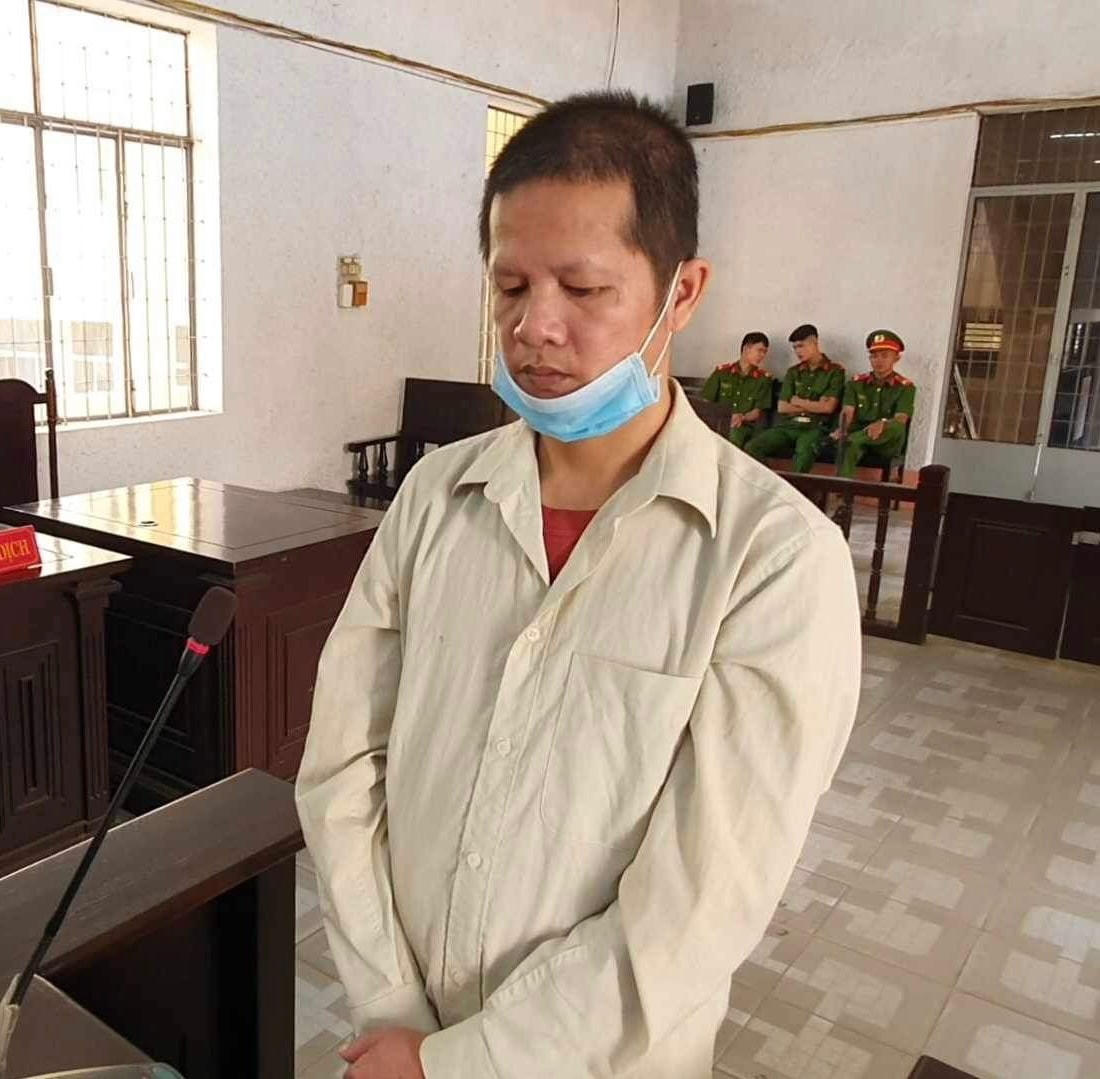 Bị cáo Nguyễn Văn Hoà tại phiên tòa.