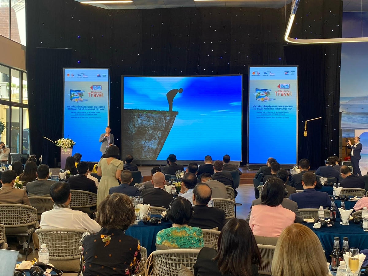 Quang cảnh hội thảo phát triển du lịch công tác.