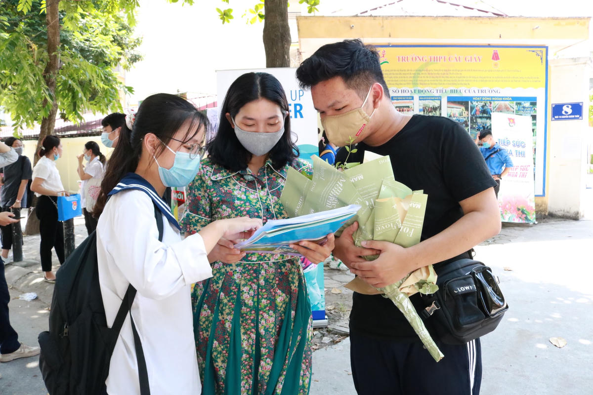 Thí sinh hoàn thành kỳ thi tốt nghiệp THPT năm 2020.