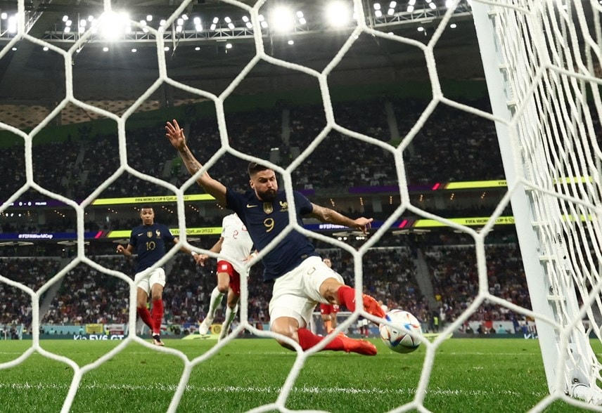 Giroud và Mbappe lần lượt ghi bàn giúp Pháp giành chiến thắng 3-1 trước Ba Lan.