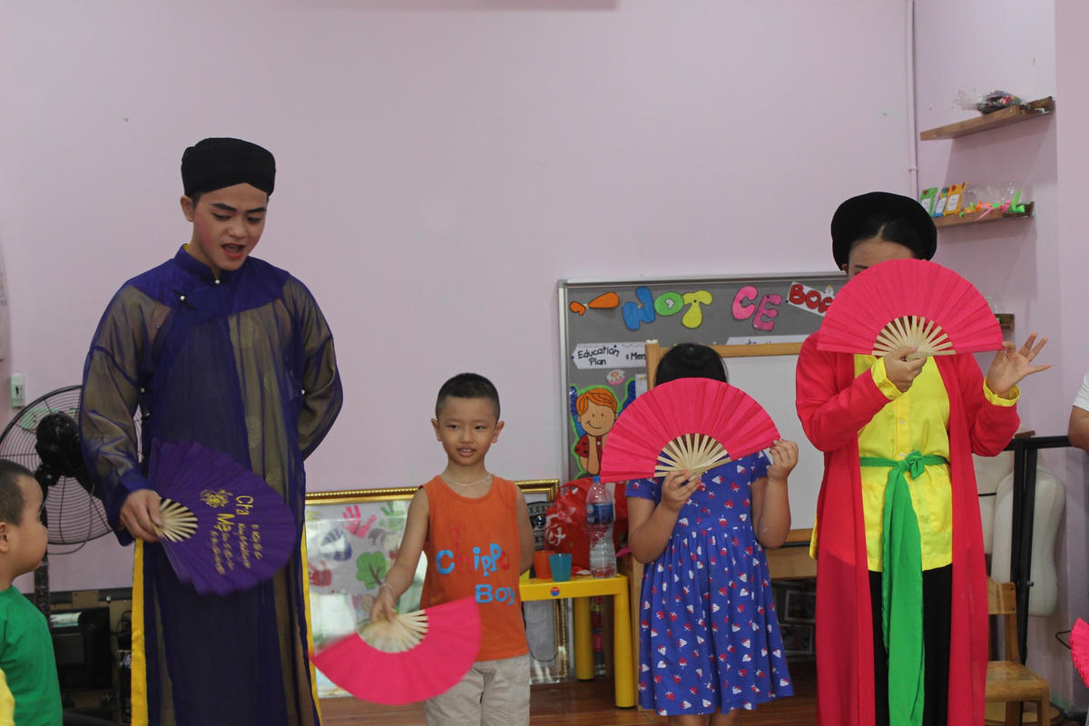 Khóa học của nhóm “Chèo 48h - Tôi chèo về quê hương”.