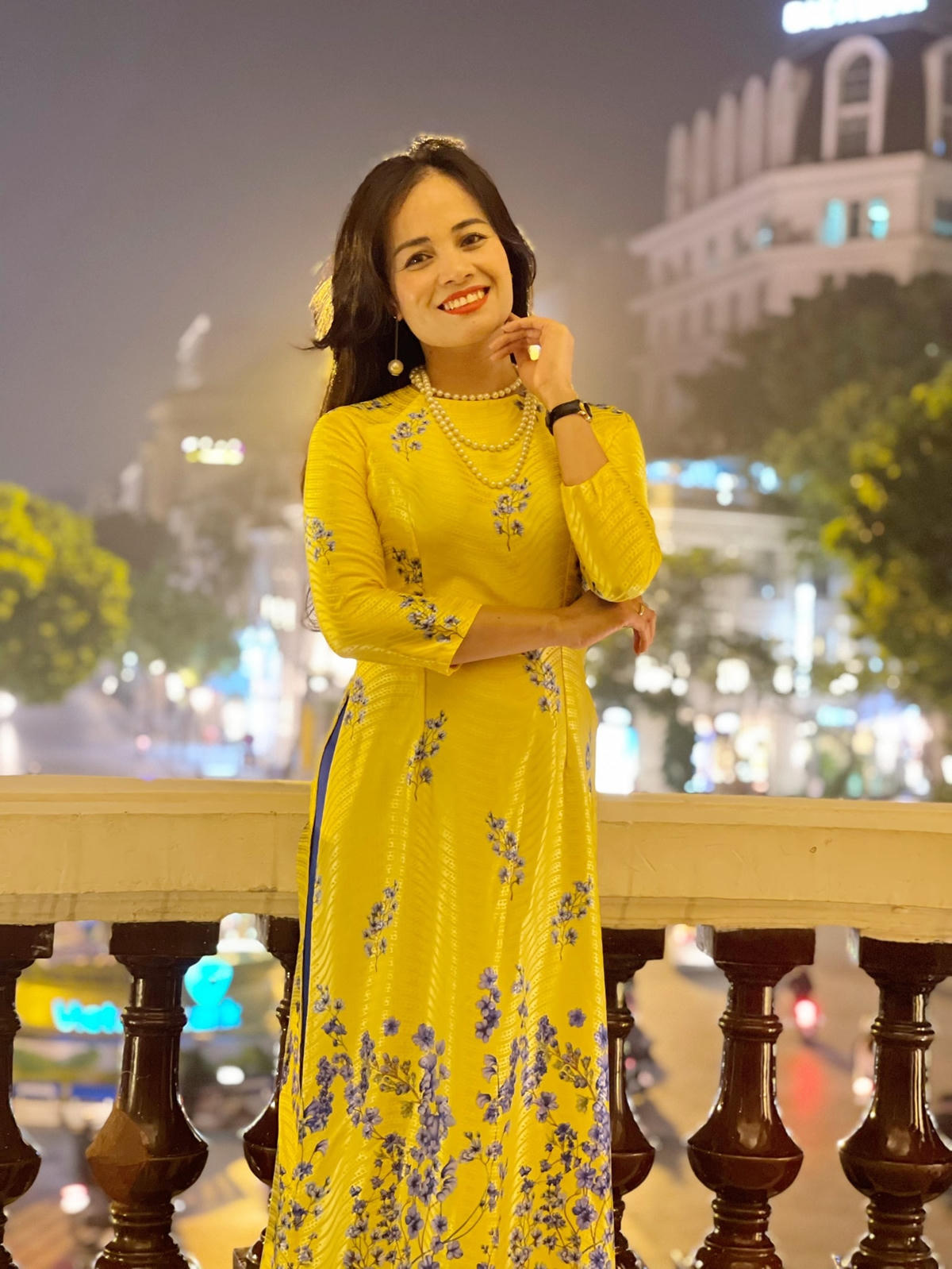 Thu Hà cố gắng sắp xếp chu toàn việc đi diễn và việc gia đình. 