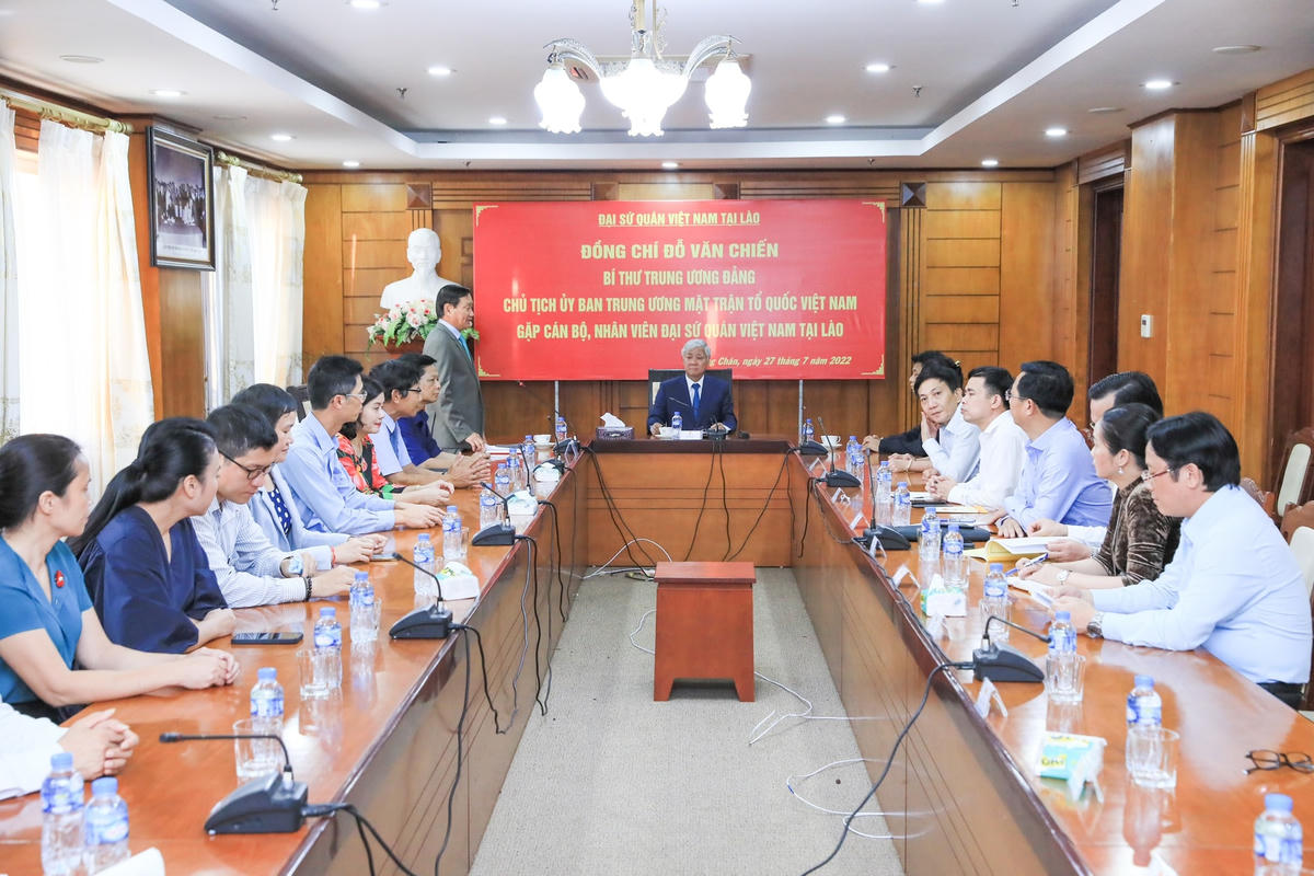 Mỗi người Việt tại Lào là một sứ giả của tình đoàn kết