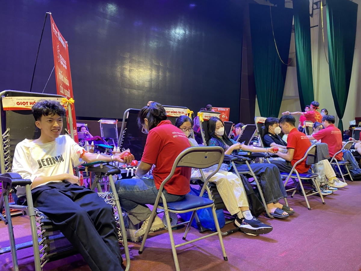 Niềm vui hiến máu trong tháng 7 tri ân các thương binh, liệt sĩ. 