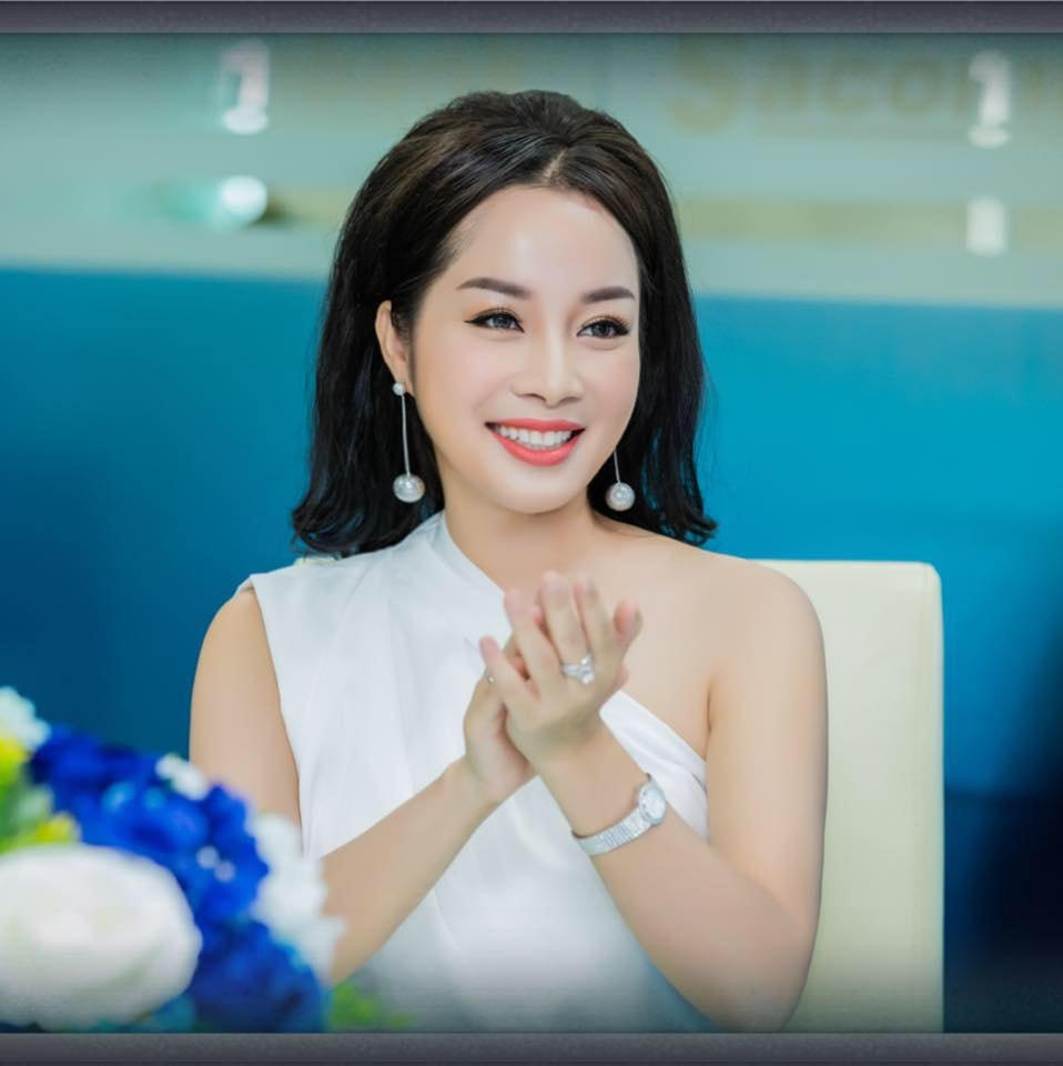 Khi có thời gian rỗi, Minh Hương thường vào bếp, nấu những bữa cơm thật ngon hay đưa các con đi chơi.