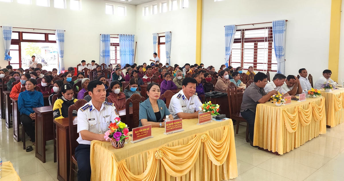 Quang cảnh “Cảnh sát biển với đồng bào dân tộc, tôn giáo” tại huyện An Lão.