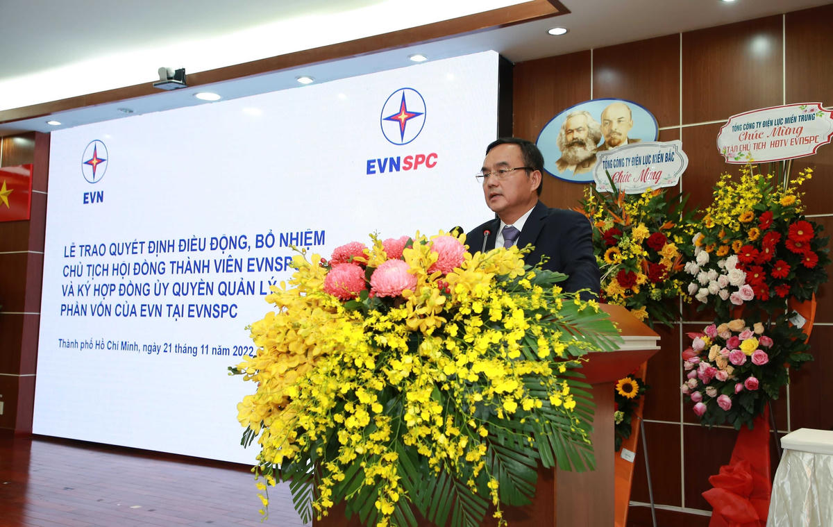 ông Dương Quang Thành - Bí thư Đảng ủy, Chủ tịch HĐTV EVN phát biểu chỉ đạo, giao nhiệm vụ của Chủ tịch HĐTV EVN.