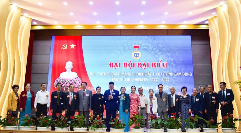 Lãnh đạo tỉnh Lâm Đồng chúc mừng Ban Chấp hành khóa mới, nhiệm kỳ 2022 – 2027.