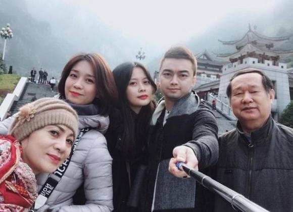 Tuổi xế chiều, NSƯT Hương Dung hưởng cuộc sống bình yên bên con cháu. 