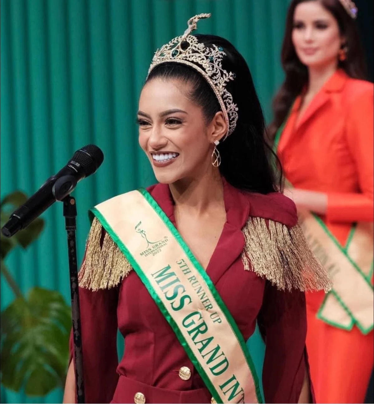 Á hậu Yuvna Rinishta đến từ Mauritius từ bỏ danh hiệu sau 3 ngày đăng quang. 