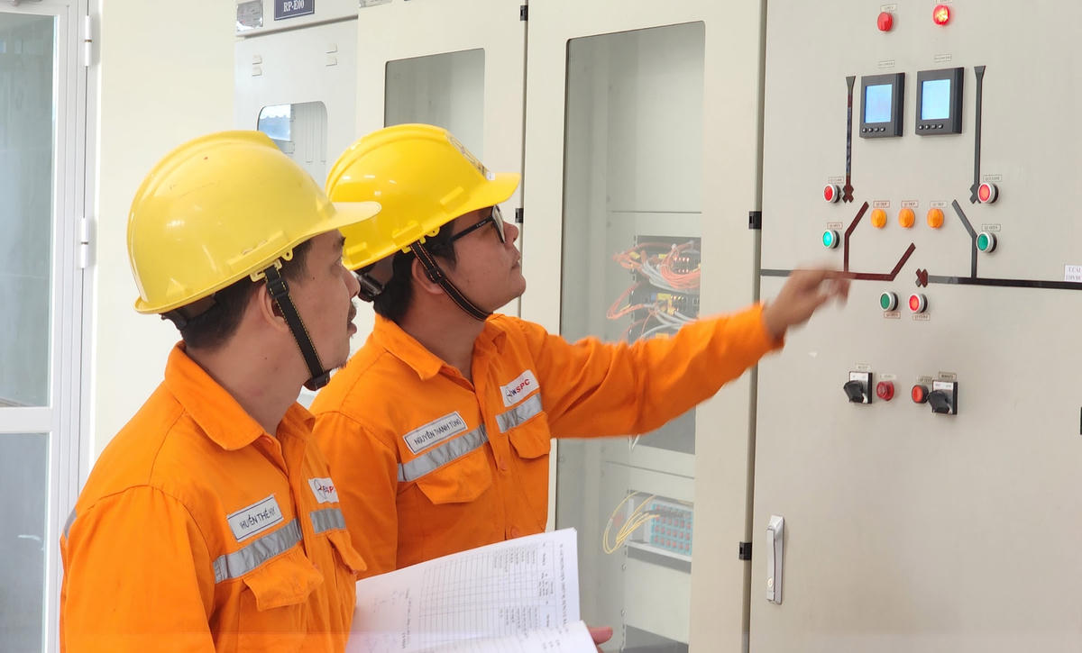 Đóng điện đường dây 220kV vượt biển dài nhất Đông Nam Á từ đất liền ra Phú Quốc