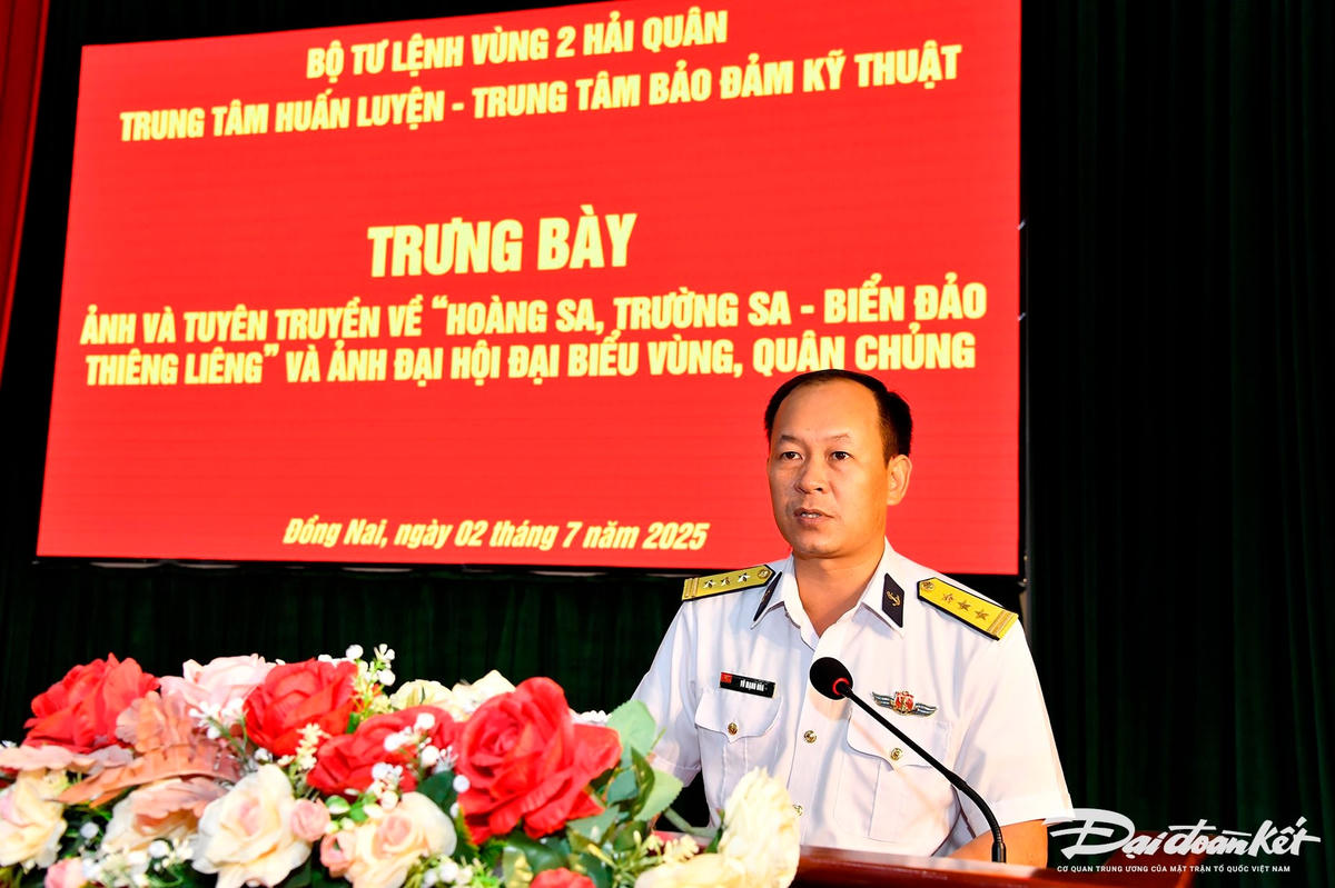 2. Thượng tá Vũ Mạnh Hòa, phát biểu khai mạc trưng bày