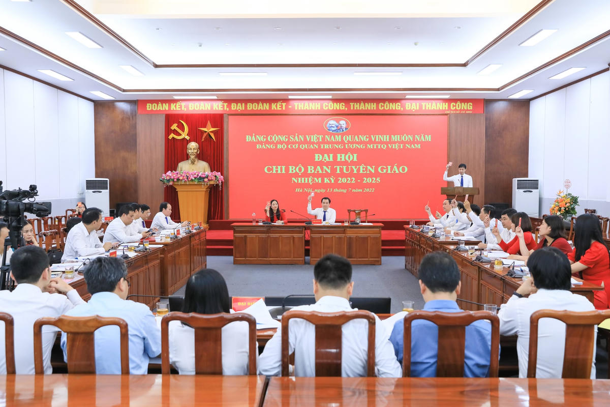 Quang cảnh hội nghị. 