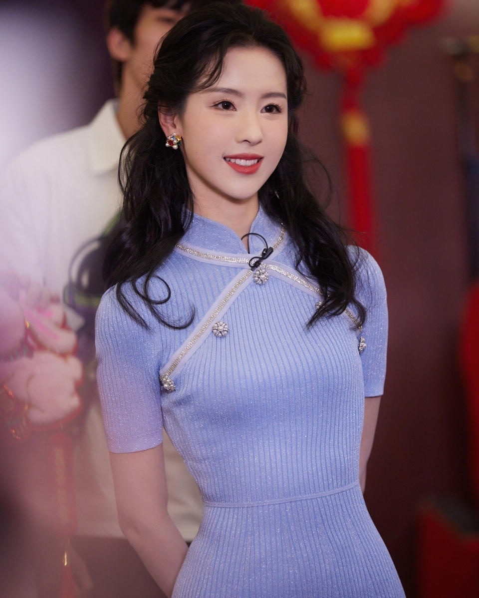 Tuy không xuất hiện nhiều bằng Bạch Lộc (vai Lê Tô Tô, có hai thân phận khác là Diệp Tịch Vụ và Tang Tửu), song Trần Đô Linh lại được đánh giá nổi bật hơn, lấn át nữ chính.