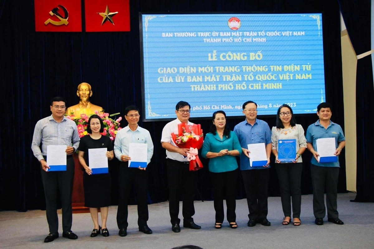 Ra mắt Ban biên tập Trang thông tin điện tử.