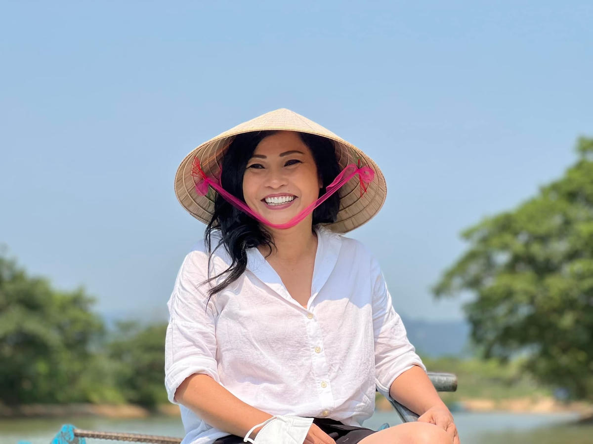 Cư dân mạng quay lưng vì hành động của nữ ca sĩ. 