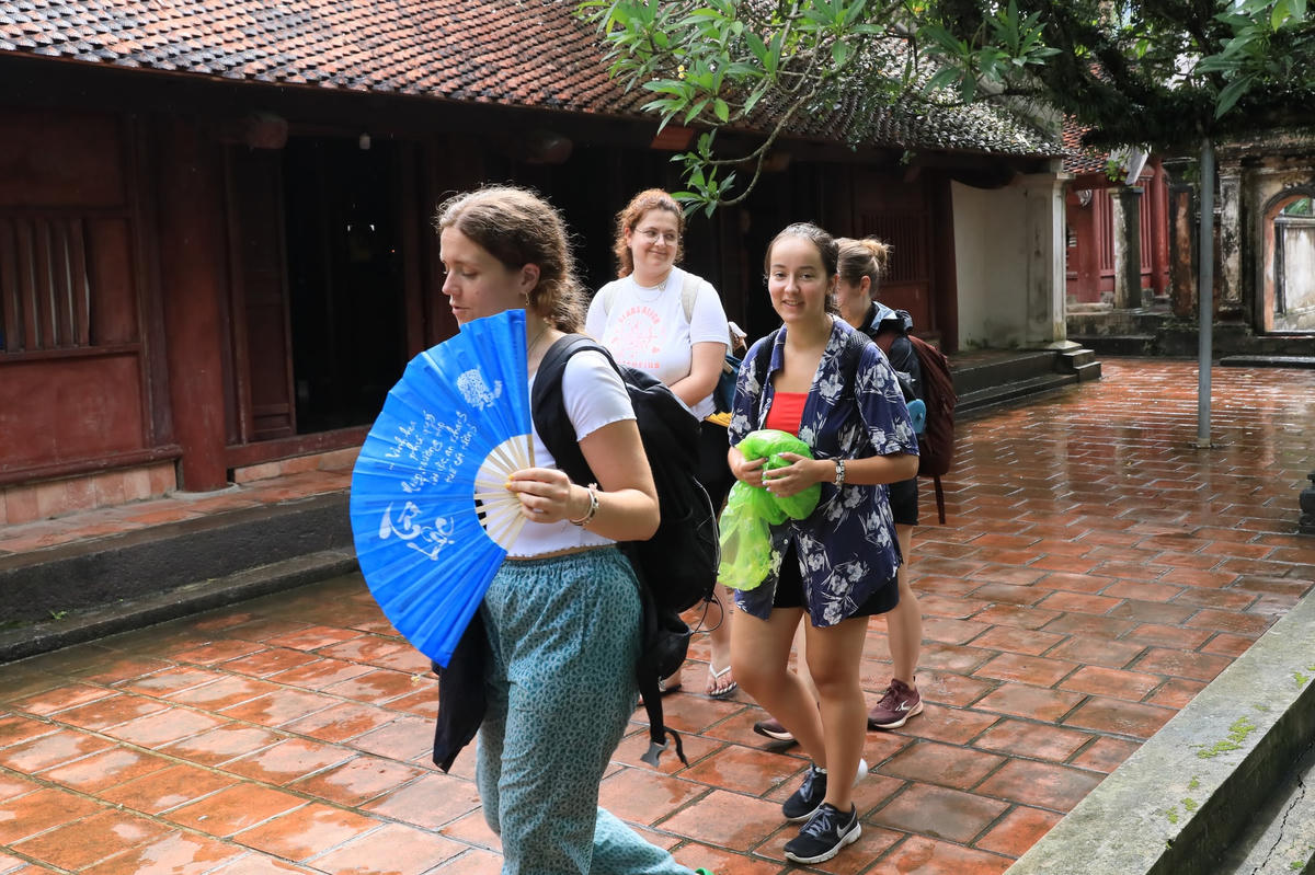 Khách du lịch đã trở lại Việt Nam trong năm 2022. Ảnh: Quang Vinh.  