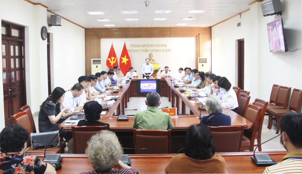 Bí thư Tỉnh ủy Quảng Ninh Nguyễn Xuân Ký tiếp công dân định kỳ. Ảnh: QMG.