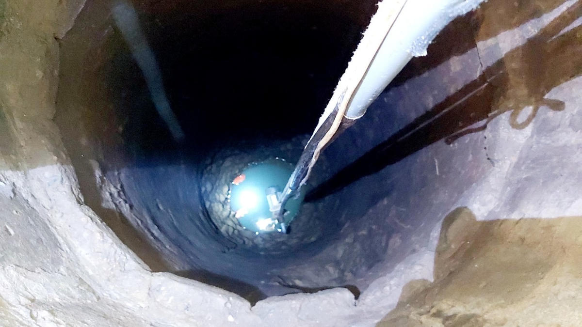 Hầu hết, 299 giếng nước của người dân xã Châu Hồng đã có nước, tuy nhiên tùy khu vực mực nước của từng giếng cũng khác nhau. Tỷ lệ mực nước trở lại như trước năm 2020 chỉ chiểm 40-60%. (Arnh: Điền Bắc).