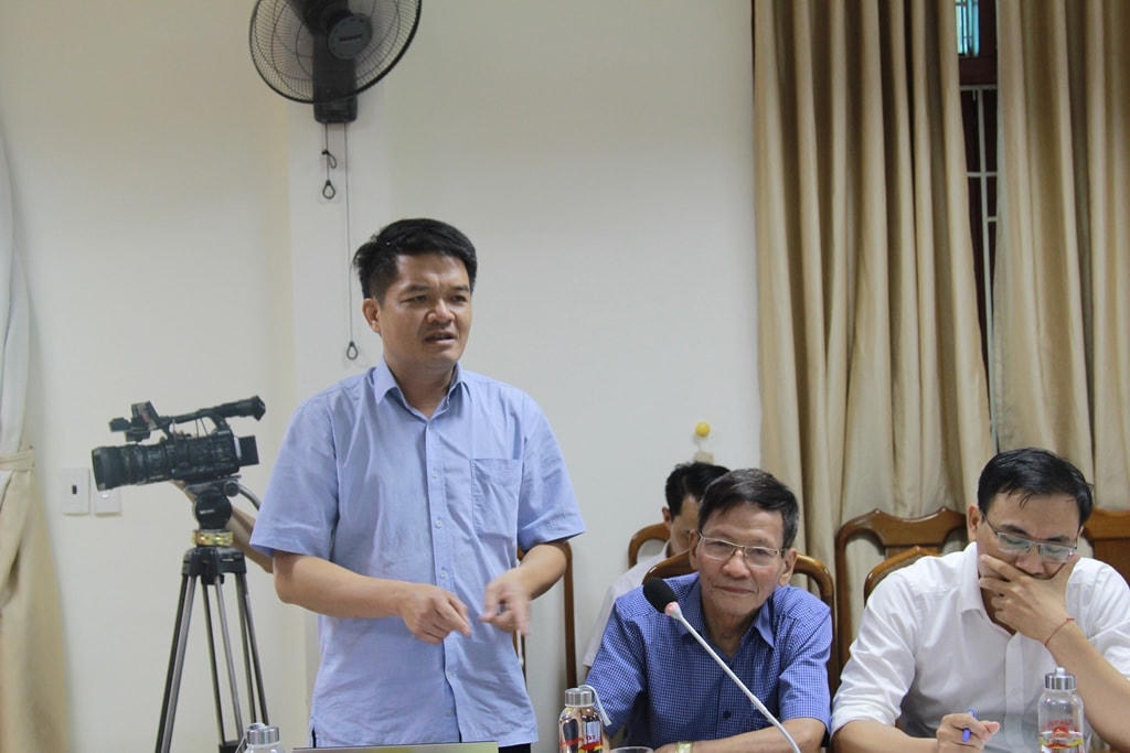 Chủ tịch Ủy ban MTTQ Việt Nam tỉnh Hà Tĩnh Trần Nhật Tân phát biểu tại hội nghị.