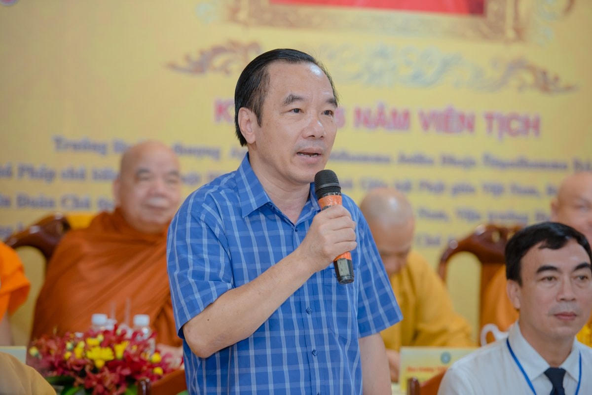 Ông Ngô Sách Thực - Phó Chủ tịch Ủy ban TƯMTTQ Việt Nam phát biểu tại hội thảo.