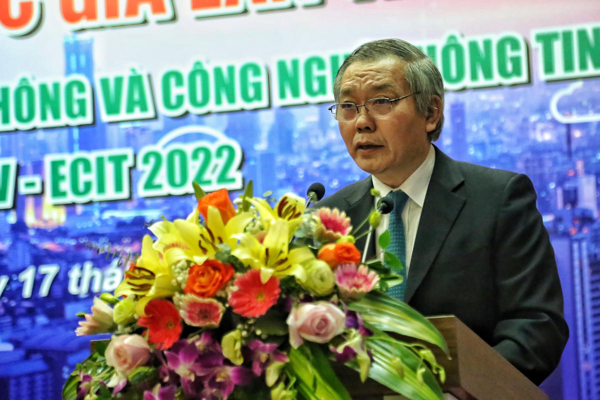 Ông Trần Đức Lai, Chủ tịch Hội Vô tuyến Điện tử Việt Nam phát biểu.