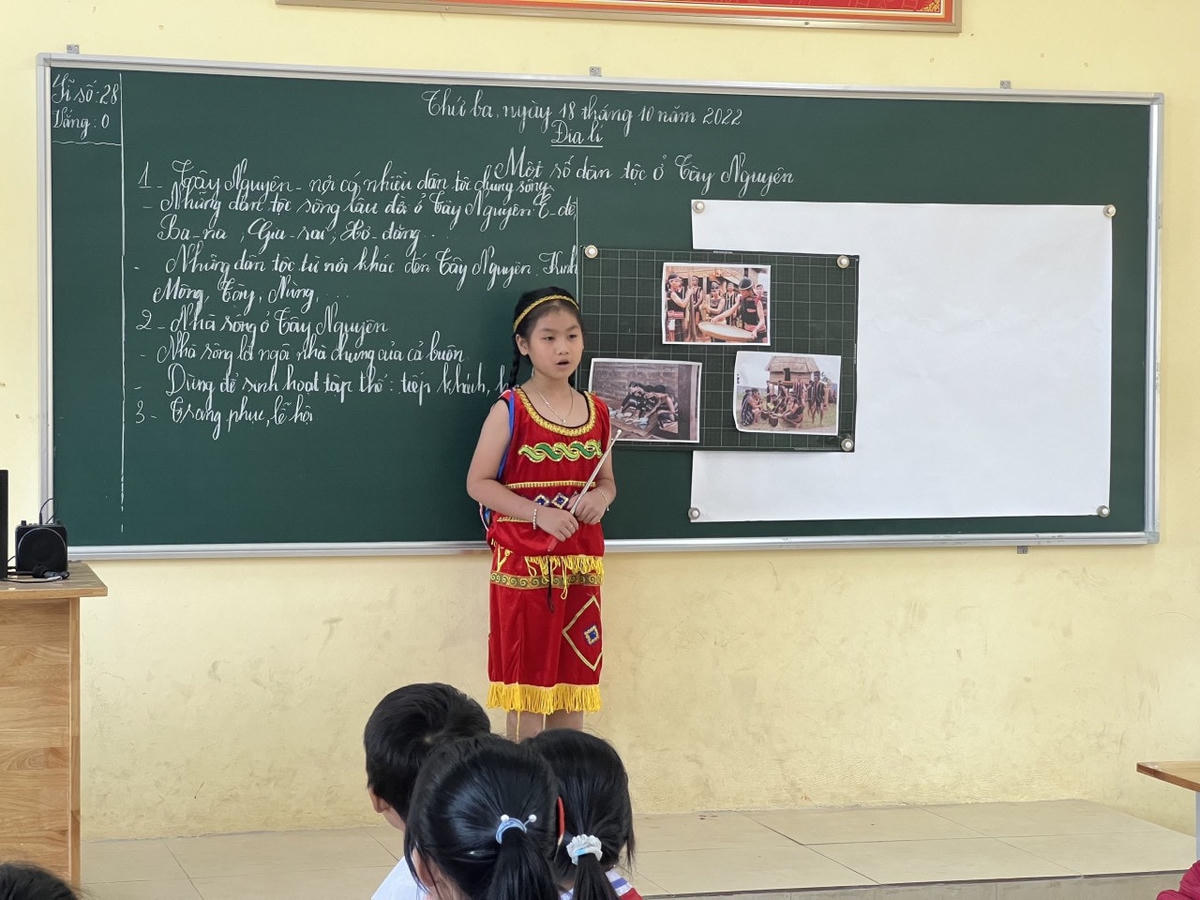 Học sinh hào hứng với giờ học môn Địa lý lớp 4. Ảnh minh họa.