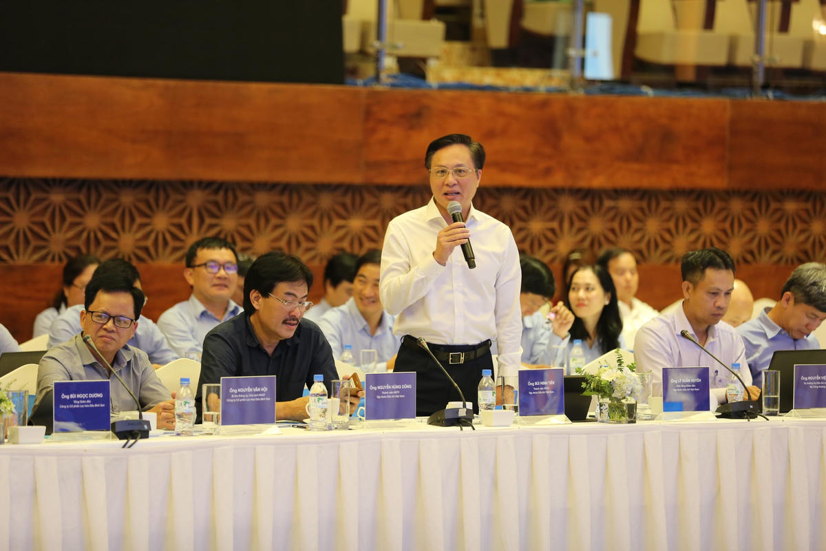 Thành viên HĐTV PVN Bùi Minh Tiến phát biểu tại Hội nghị.
