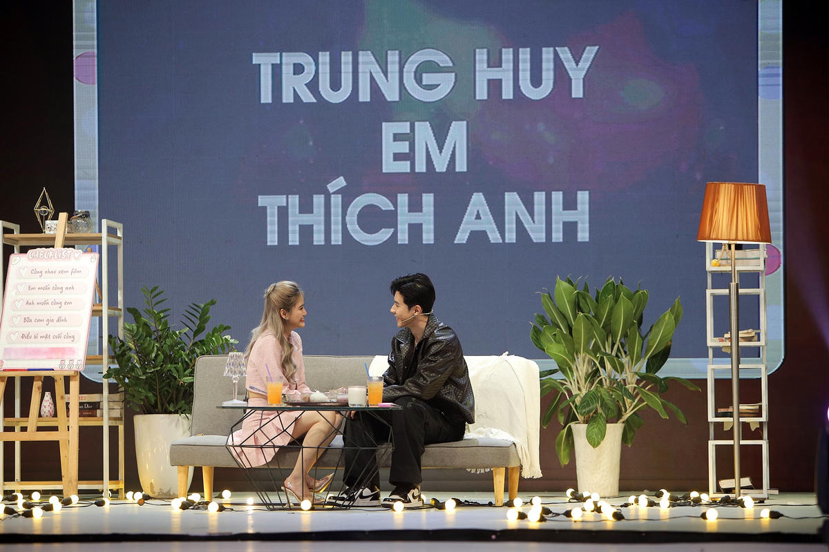 Minh Ngọc tự tay chuẩn bị một mâm cơm tràn ngập tình yêu để mang tới cho Trung Huy thưởng thức. Ảnh: Perfect Universe.