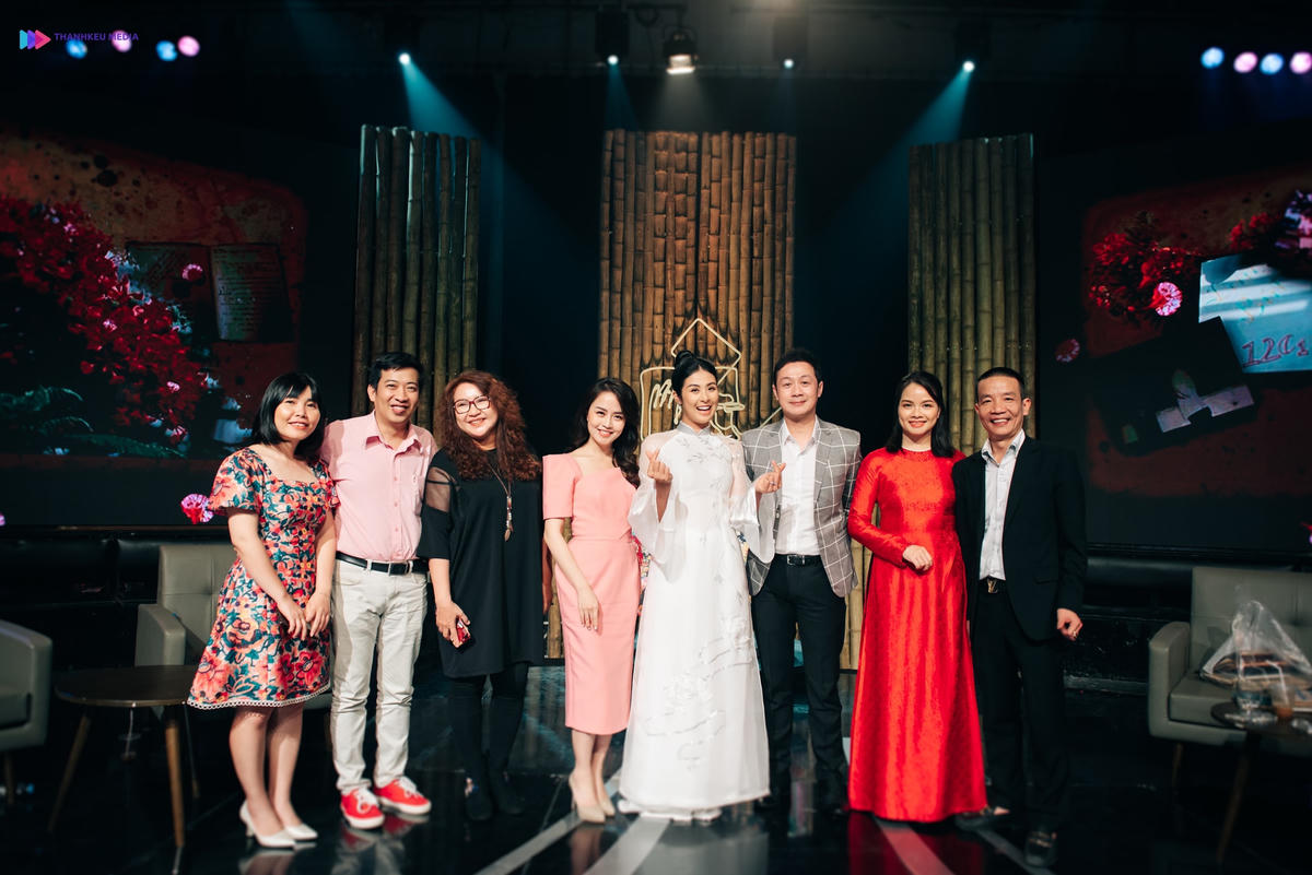 Chương trình “Thanh xuân tươi đẹp” tháng 5 mang tới câu chuyện về những trang viết cất giữ nhiều ký ức, kỷ niệm gắn một thời mê viết lách của các khách mời.