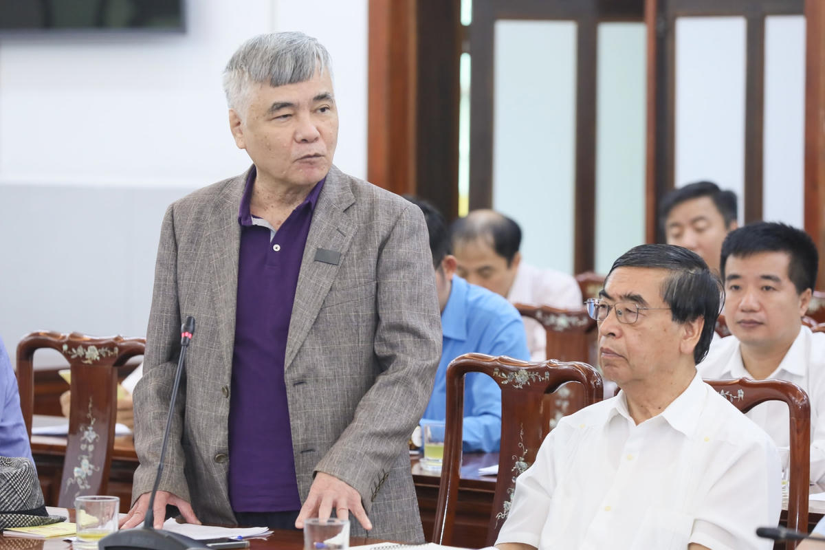 Các đại biểu góp ý tại Hội nghị.