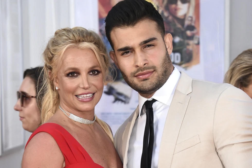 Britney Spears và Sam Asghari xuất hiện tại buổi ra mắt phim “Once Upon a Time in Hollywood” ở Los Angeles vào năm 2019. Ảnh: AP.