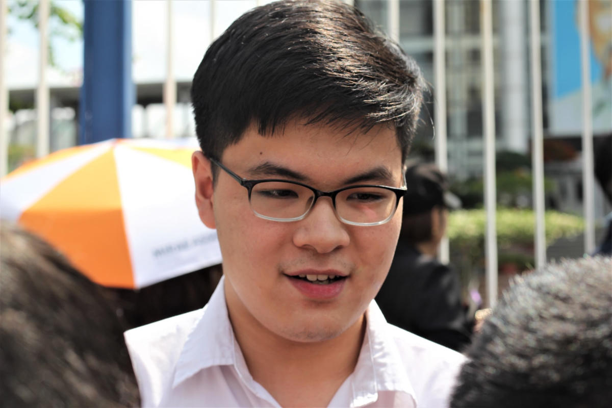 Em Nguyễn Quang Huy - Chia sẻ về đề thi Văn năm nay. Ảnh: Ngọc Ánh.