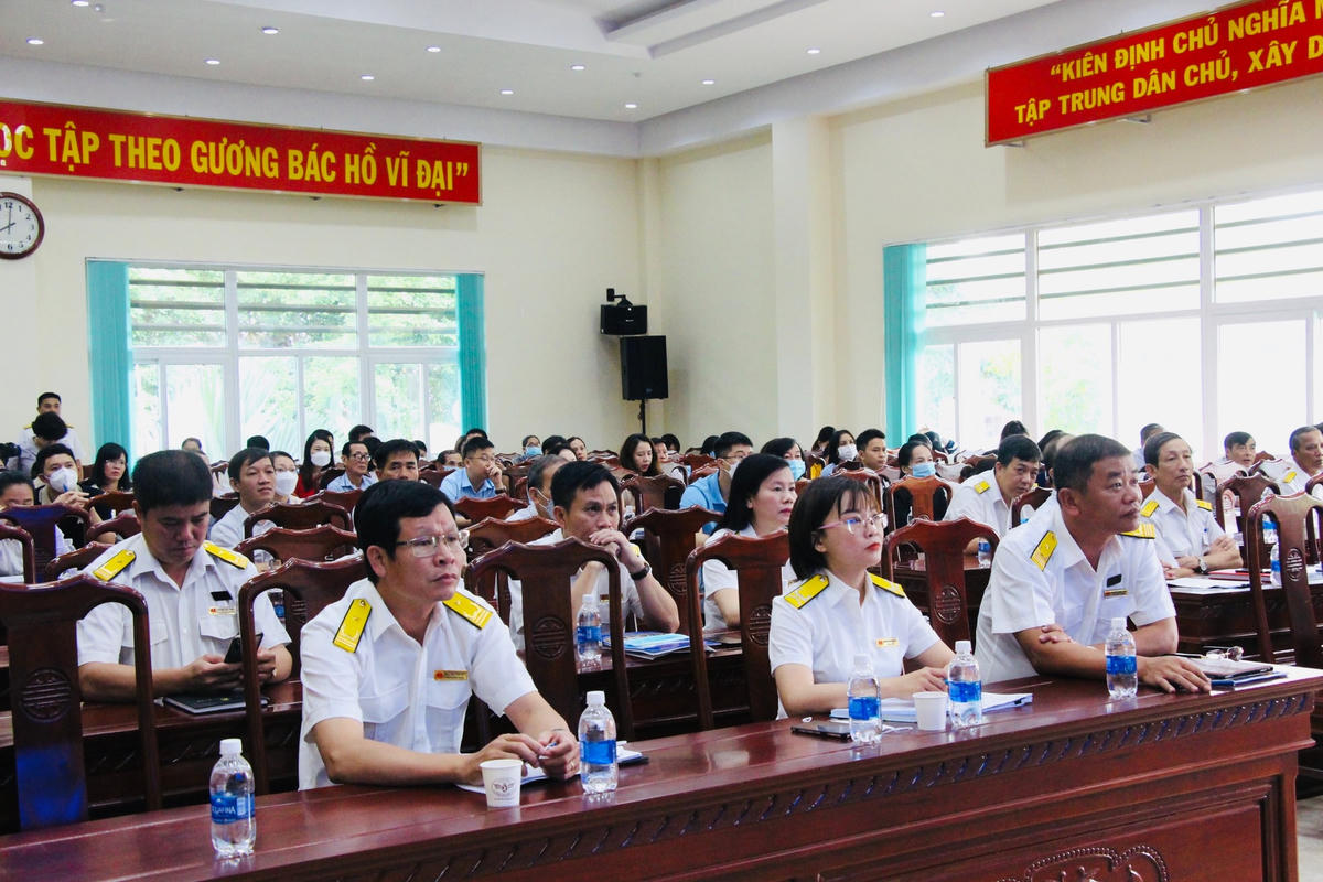 Ngành thuế đồng hành cùng doanh nghiệp tháo gỡ  khó khăn phục hồi phát triển kinh tế -xã hội 