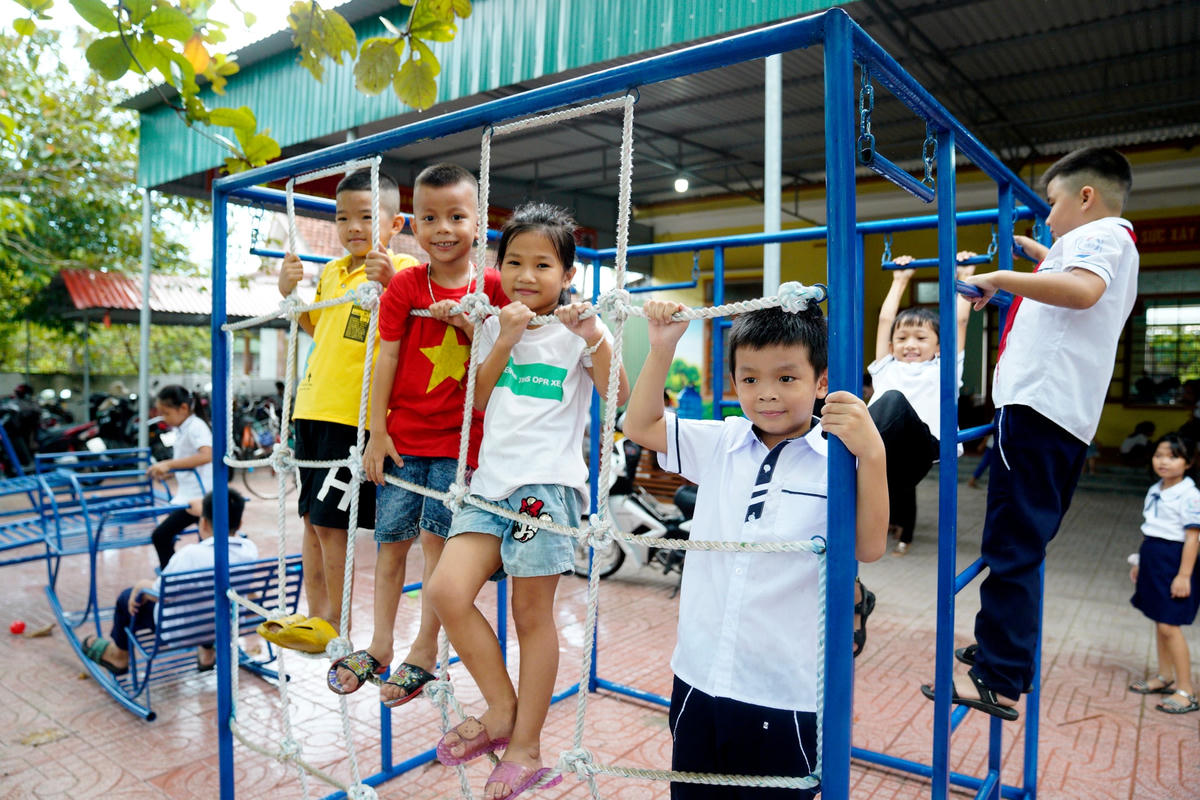 Ngoài ra, ngôi nhà trí tuệ cũng bố trí nhiều trò chơi dân gian, trò chơi hiện đại thu hút các cháu thiếu niên nhi đồng.