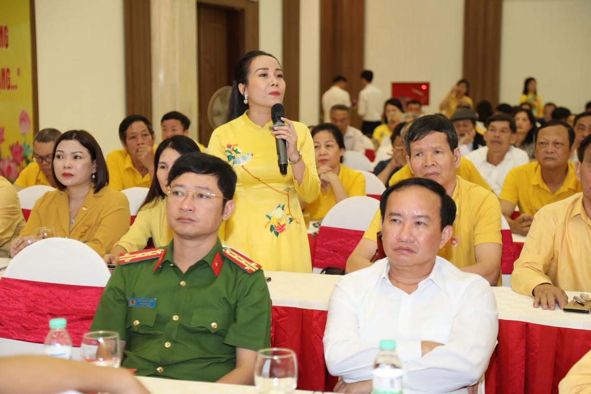 Chủ tịch Uỷ ban MTTQ một địa phương phát biểu tại diễn đàn. Ảnh: ĐB