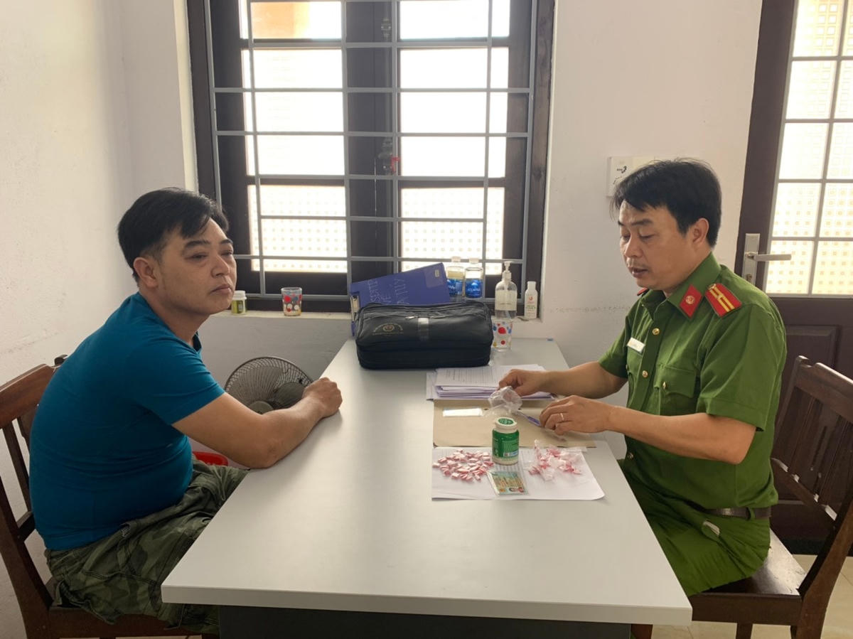 Đối tượng Trần Ngọc Duy tại cơ quan Công an.