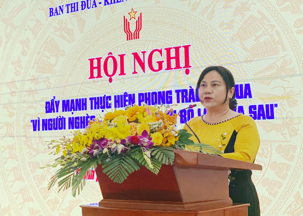 Bà Trần Thị Xuân Mai, Giám đốc Sở LĐTB&XH thành phố Cần Thơ thông tin về kết quả công tác giảm nghèo và các cách làm, mô hình hay giúp người dân thoát nghèo. 