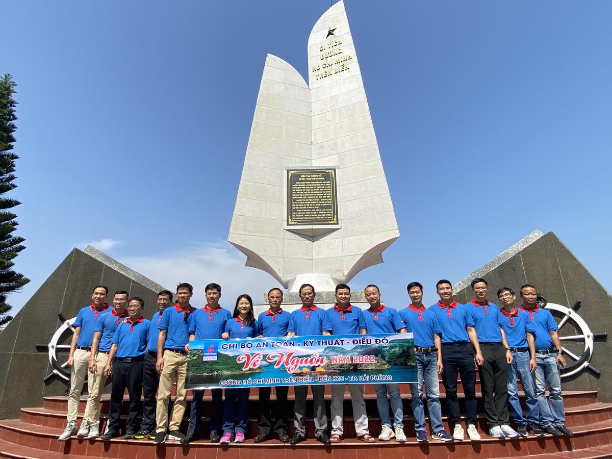 Chi bộ An toàn – Kỹ thuật – Điều độ về nguồn, học tập truyền thống tại Hải Phòng.