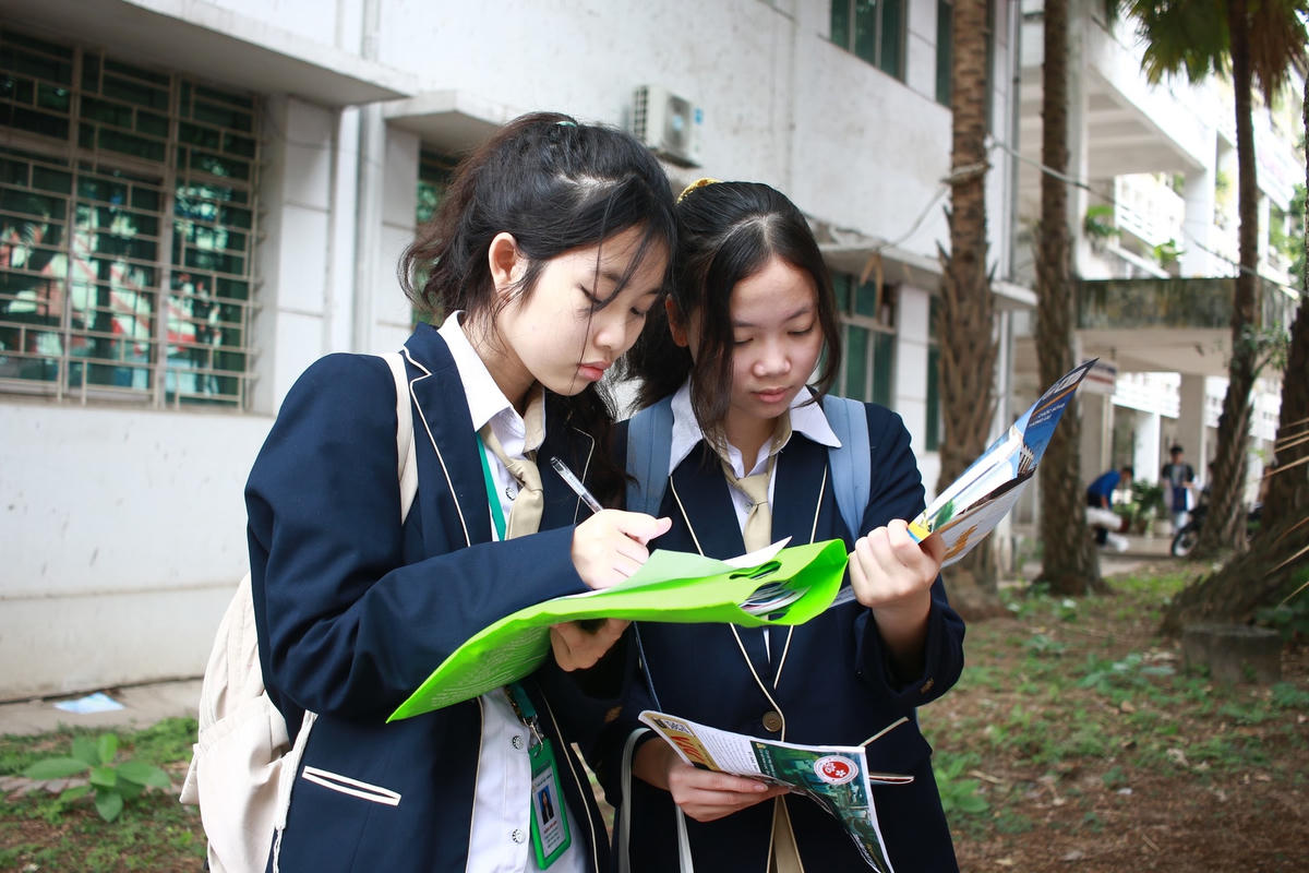 Học sinh cần tập trung học tập để đạt kết quả tốt ngay từ lần thi đầu tiên.