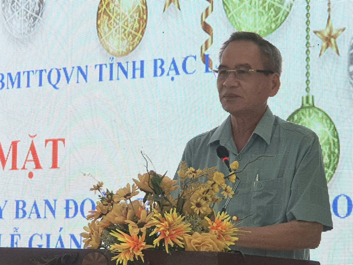 Ông Lữ Văn Hùng, Bí thư Tỉnh ủy Bạc Liêu phát biểu tại buổi họp mặt.